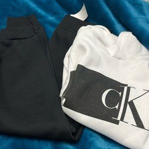 NEW Calvin Klein jeans two piece fleece set 6 hoodie fleece joggers BNWT NEW